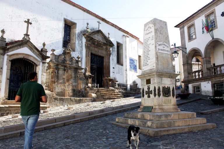 Ruta por el norte de Portugal: de Braganza a Oporto - Iglesia de San Vicente